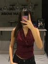 BORDO SİMLİ DEGAJE YAKA BLUZ