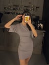 GRİ KISA KOLLU MİNİ BÜZGÜLÜ ELBİSE 