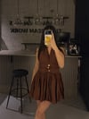 KAHVE BOYUN BAĞLAMALI GOLD DETAY ELBİSE
