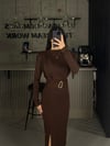 KAHVE KEMERLİ VATKALI ELBİSE