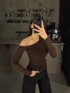 KAHVE TAŞLI DÜŞÜK OMUZ BLUZ