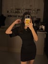 KISA KOLLU MİNİ BÜZGÜLÜ ELBİSE 