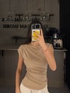 KREM KISA KOLLU BÜZGÜLÜ BODY