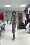 LEOPAR BÜZGÜLÜ YIRTMAÇLI ELBİSE