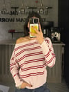 PEMBE ÇİZGİLİ DÜŞÜK OMUZ TRİKO