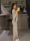 SİYAH-BEYAZ TEK KOL MAXİ BOY ELBİSE