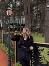 SİYAH TÜYLÜ KEMERLİ CEKET