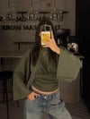 YEŞİL BEL KORSE BÜZGÜLÜ İSPANYOL KOL BLUZ 
