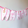 Pembe Diş Buğdayı Temalı Harf Banner
