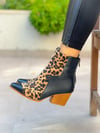 BERO SİYAH DERİ LEOPAR DETAYLI BOT