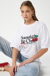 Kadın Something Kiraz Baskılı Beyaz Oversize T-Shirt