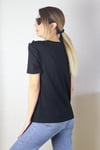 Kadın Vatkalı Omuz Düğme Detaylı Siyah T-Shirt