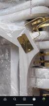 100 Adet Beyaz Ahşap Ceket Askısı Düz Başlı 3 Cm Kalınlık 43 Cm Metal Plaka