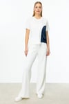 ON FASHION ASİMETRİK KESİM DENİM DETAYLI KISA KOL BLUZ - EKRU