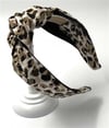 KAPLAN DESENLİ DÜĞÜMLÜ TAÇ / LEOPAR