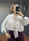 Soft Beige Fularlı Bluz
