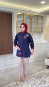 ÇİÇEK NAKIŞLI GÖMLEK