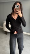 V Yaka Parmak Geçirmeli Body - Siyah