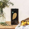 Ayolis organik 5 litre zeytinyağı tenekesi ve limon ile sunum