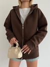 BUSEMKadın Kapüşonlu Üç İplik Owersize Fermuarlı Sweatshirt KahverengiSweatshirtBusem Kadın Kapüşonlu Üç İplik Owersize Fermuarlı Sweatshirt Kahverengi / stalibutik