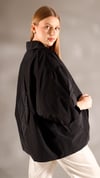 İtalyan Style Tasarım Üçgenli Ceket SiyahshE Tekstilİtalyan Style Tasarım Üçgenli Ceket Siyah