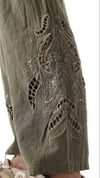 Nakışlı Paça Pantolon HakishE TekstilNakışlı Paça Pantolon Haki