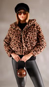 Peluş  Kısa Leoparlı MontshE TekstilPeluş  Kısa Leoparlı Mont