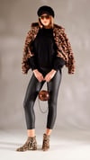 Peluş  Kısa Leoparlı MontshE TekstilPeluş  Kısa Leoparlı Mont