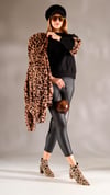 Peluş  Kısa Leoparlı MontshE TekstilPeluş  Kısa Leoparlı Mont