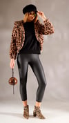 Peluş  Kısa Leoparlı MontshE TekstilPeluş  Kısa Leoparlı Mont