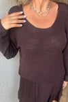 DİLVİN OVAL YAKA DÖKÜMLÜ TRİKO - Kahve 