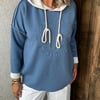 KABARTMA YAZI DETAYLI ÇELİK ÖRGÜ KAPÜŞONLU SWEATSHIRT - Mavi