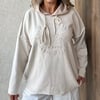KABARTMA YAZI DETAYLI ÇELİK ÖRGÜ KAPÜŞONLU SWEATSHIRT - Bej