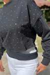 TAŞLI SWEATSHIRT