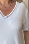 V YAKA SİM ŞERİT DETAYLI TİŞÖRT - Beyaz