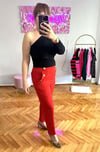 KIRMIZI DÜĞMELİ BELİ LASTİKLİ PANTOLON