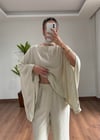 Fiona Bej Fularlı Takım