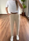 Havuç Kesim Krem Kemerli Pantolon