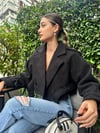 kadın kemer detaylı buklet crop ceket mont