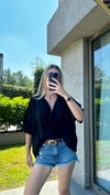 Kadın önü kısa arkası uzun v yaka bluz
