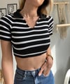 kadın polo yaka çizgi desen triko crop bluz