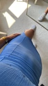 kadın renkli yırtmaçlı midi boy askılı elbise