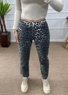 Kadın siyah leopar desen mom jean