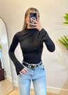 Lara Gipeli Kol Detay Siyah Bluz