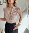 vatkalı siyah bodysuit