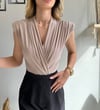 vatkalı siyah bodysuit