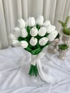 Beyaz Islak Lale Gelin Buketi