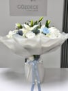 Blue Ivory Garden İsteme Buketi Zirve Boy – Lilyumlu Söz & Nişan Buketi