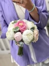 Blush Garden Islak Şakayık ve Gül Gelin Buketi | Pudra Pembe ve Okaliptus Detaylı