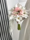 Pearl Blush Islak Gala ve Manolya Gelin Buketi | Pembe Çiçek ve Amarantus Detaylı